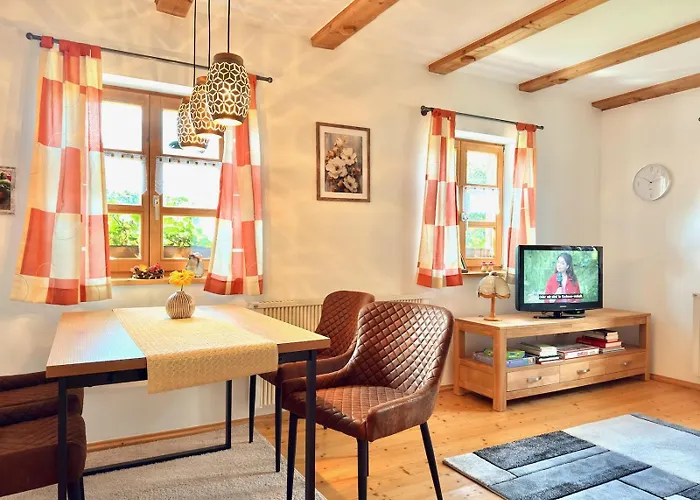 Bayerwaldhaus - Tradition Trifft Moderne * Waffenbrunn